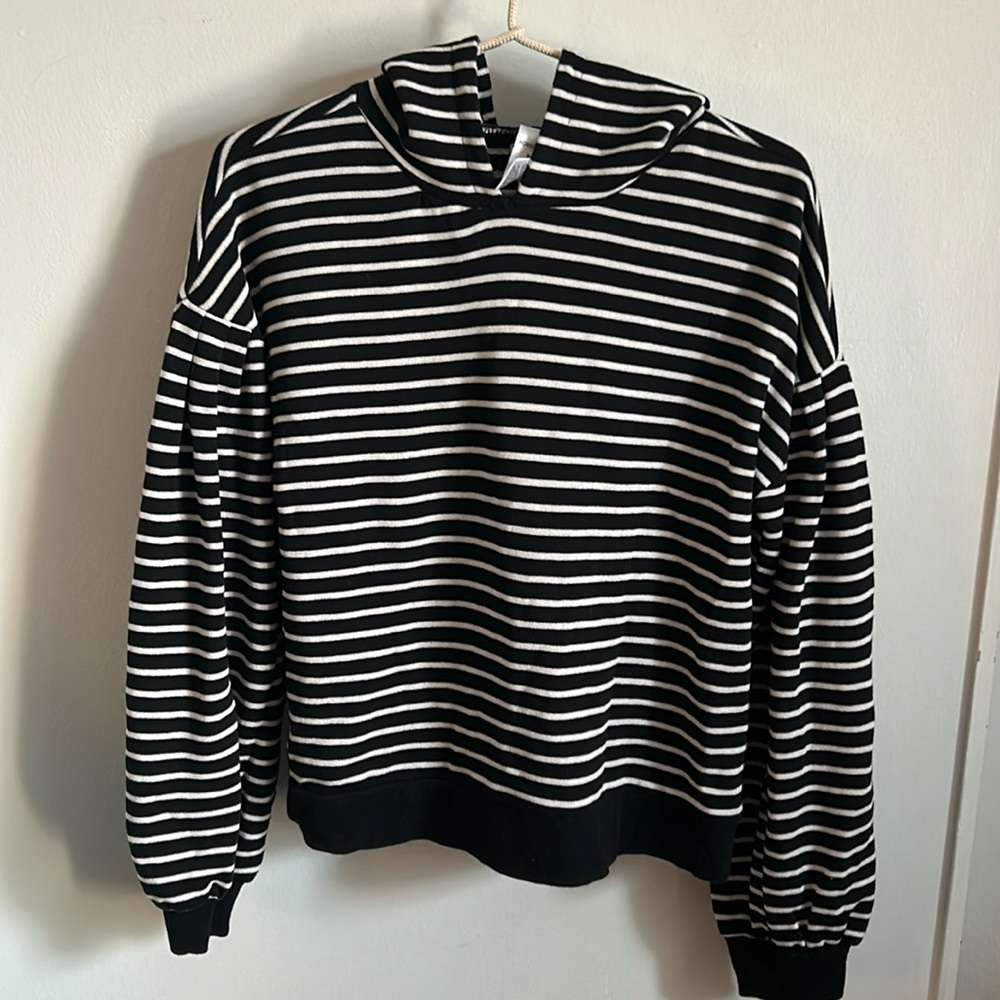 Nordstrom Big Girls Oversized Striped Hooded Sweatshirt with Pleated Shoulders